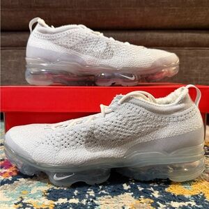 Size 9 - Nike Air VaporMax 2023 Flyknit “Pure Platinum”